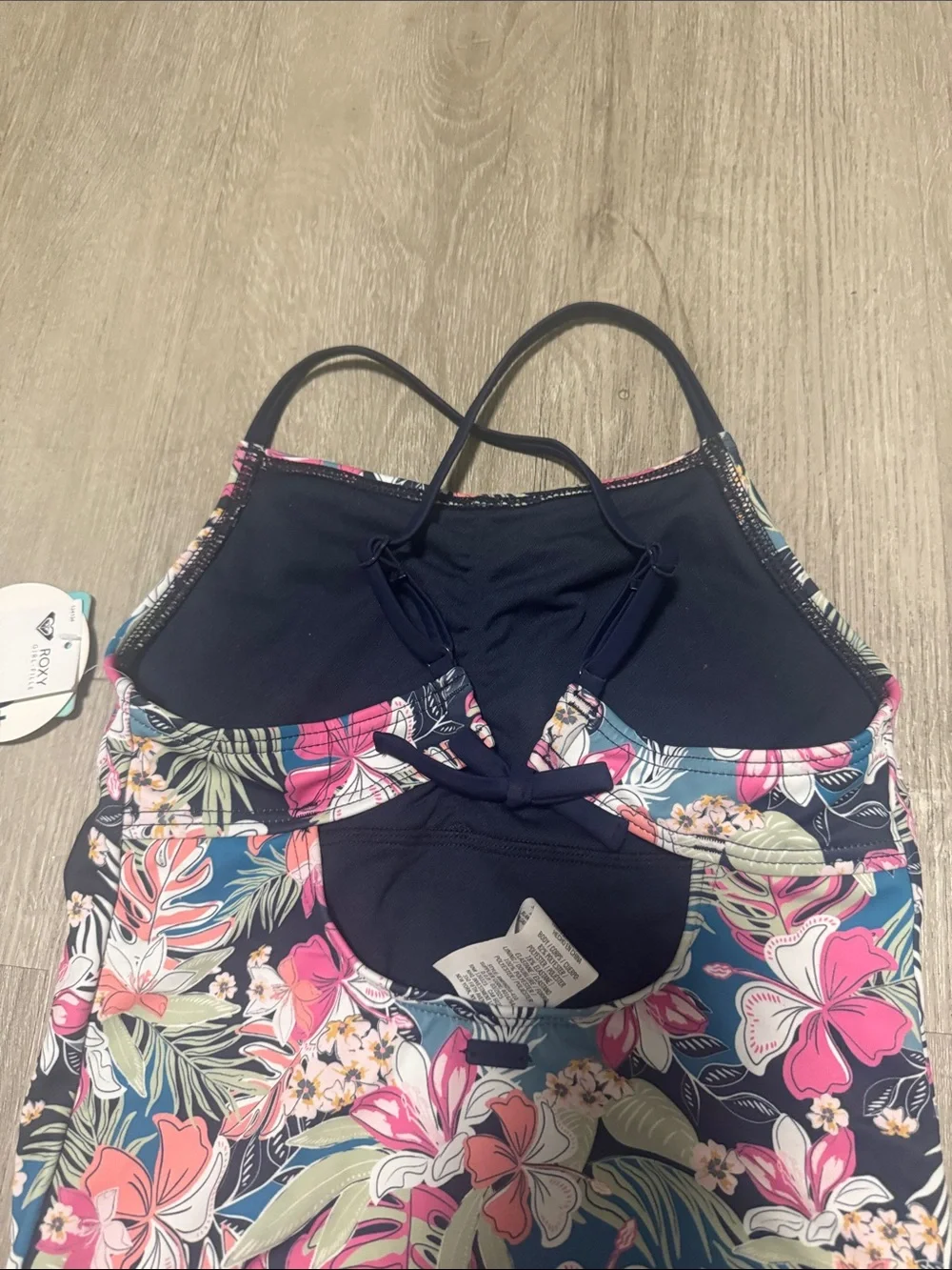 Roxy vibrant tropical
